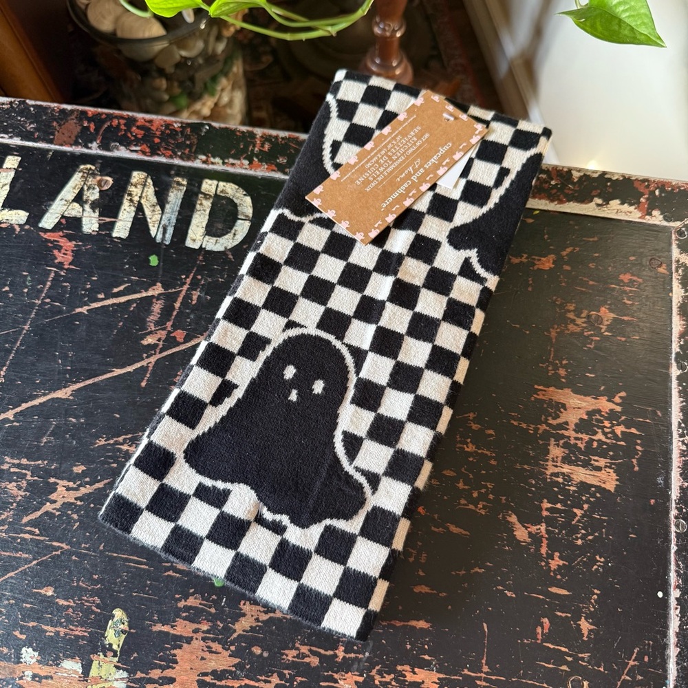 cupcakes & cashmere Black and White Checkered Table Linen